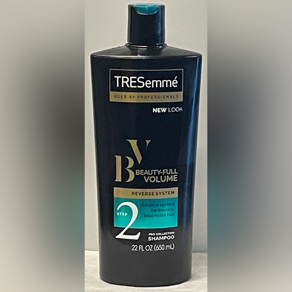 TRESemme Beauty-Full Volume Shampoo - 22 fl oz